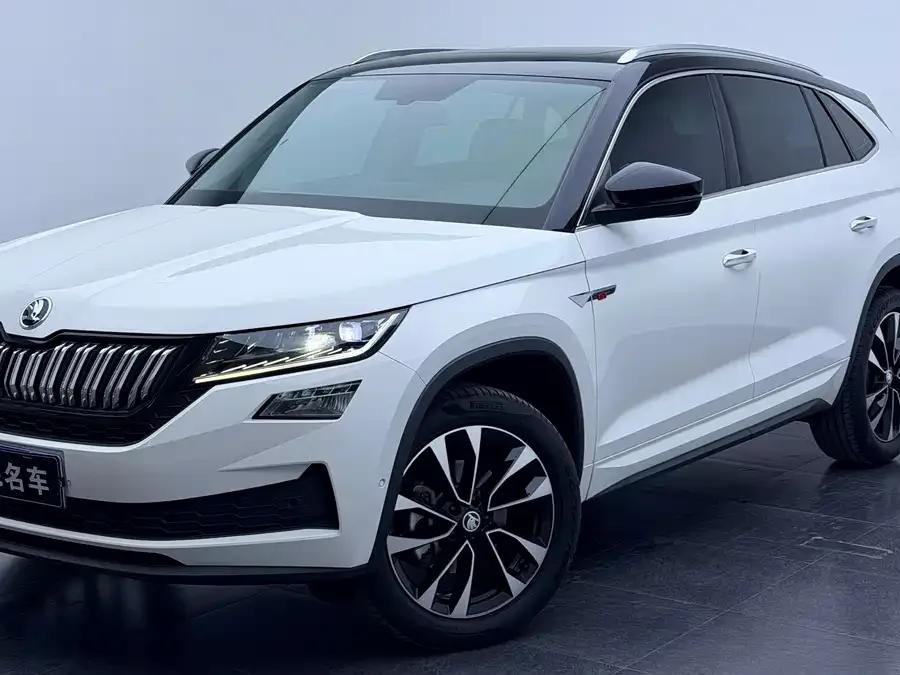 Skoda Kodiaq GT Kodiaq GT 2022 TSI330 2WD Luxury Edition 2023 — фото 1, купить с доставкой в Москву