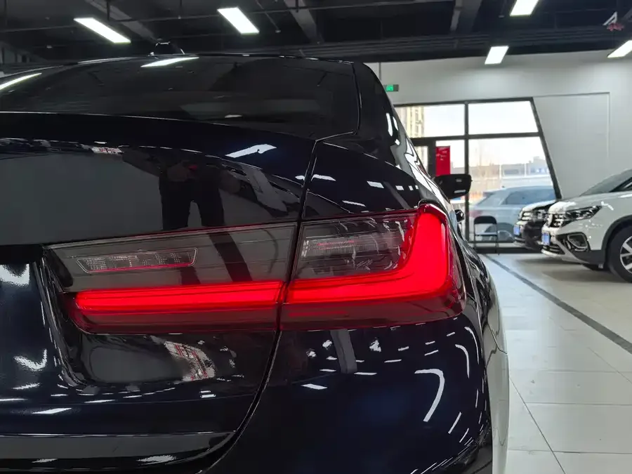 BMW 3 series BMW 3 Series 2023 320Li M Sport Package 2023 — миниатюра 2