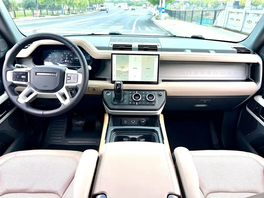 Land Rover guard Land Rover Defender 2022 90 3.0T P400 XS 2022 — миниатюра 2