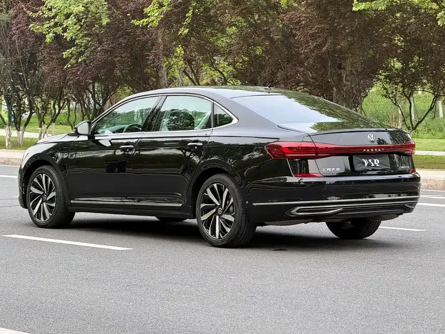 Volkswagen Passat Passat 2025 Outstanding Model 380TSI Starry Sky Dragon Edition 2025 — миниатюра 4