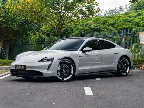 Porsche Taycan 2024 купить в Москве