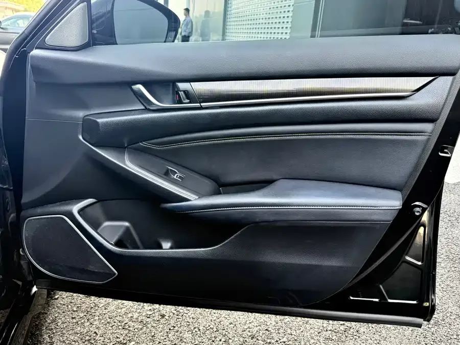 Honda Accord 2022 Accord 260TURBO Fantasy NightFlagship Edition 2022 — миниатюра 5
