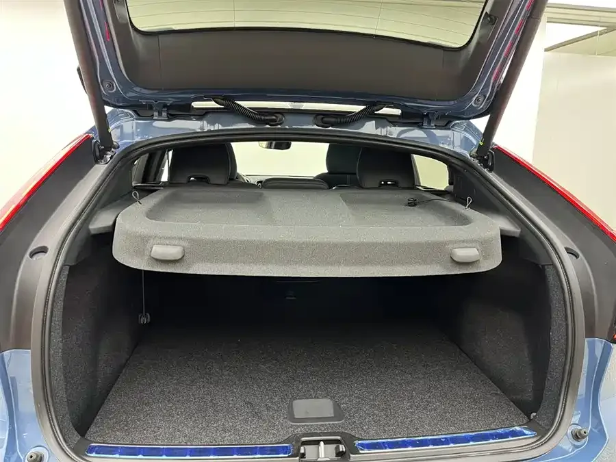Volvo C40 2024 Long Range PRO 2024 — миниатюра 4