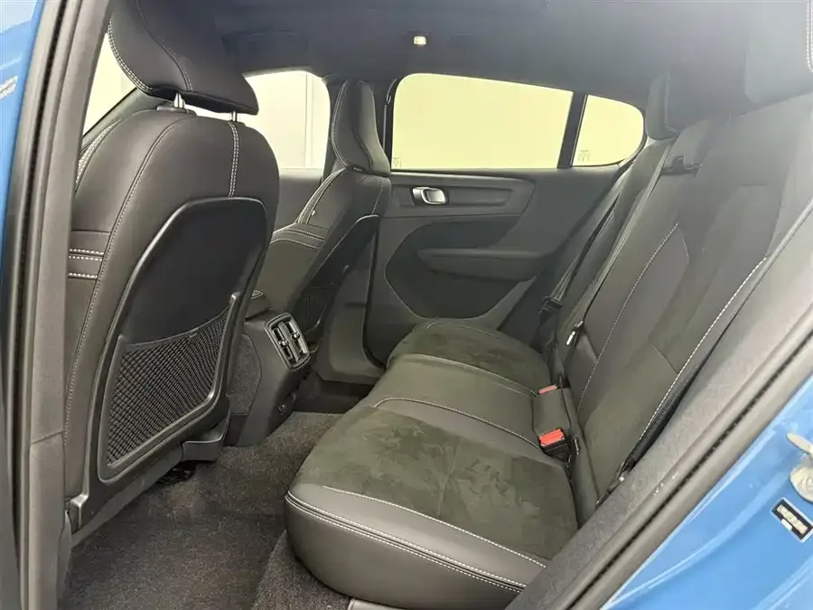 Volvo C40 2023 Long Range Edition 2023 — миниатюра 5