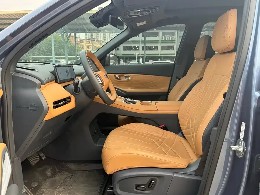 Geely Galaxy Starship 7 Galaxy Starship 7 2025 120km Navigator Edition 2024 — миниатюра 2