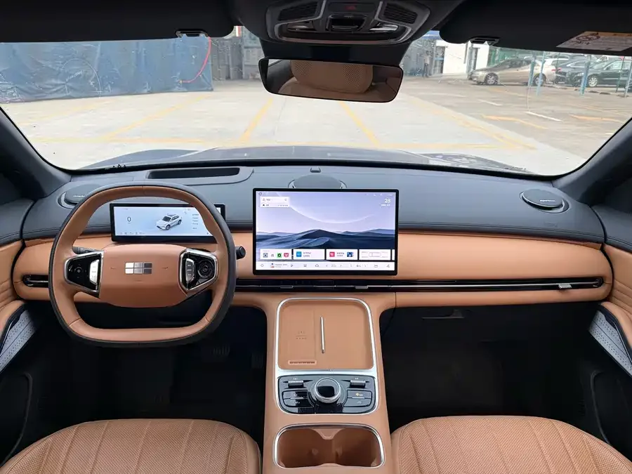 Geely Galaxy Starship 7 Galaxy Starship 7 2025 120km Navigator Edition 2024 — миниатюра 3