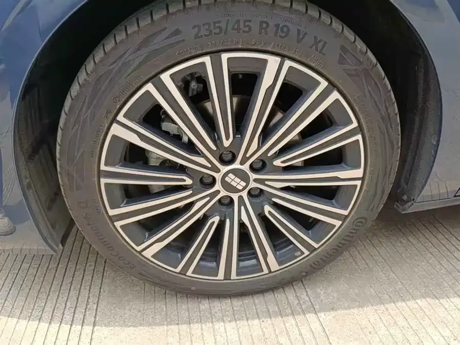 Geely Galaxy A7 Galaxy A7 2025 EM-i 150km Starship Edition 2025 — миниатюра 4