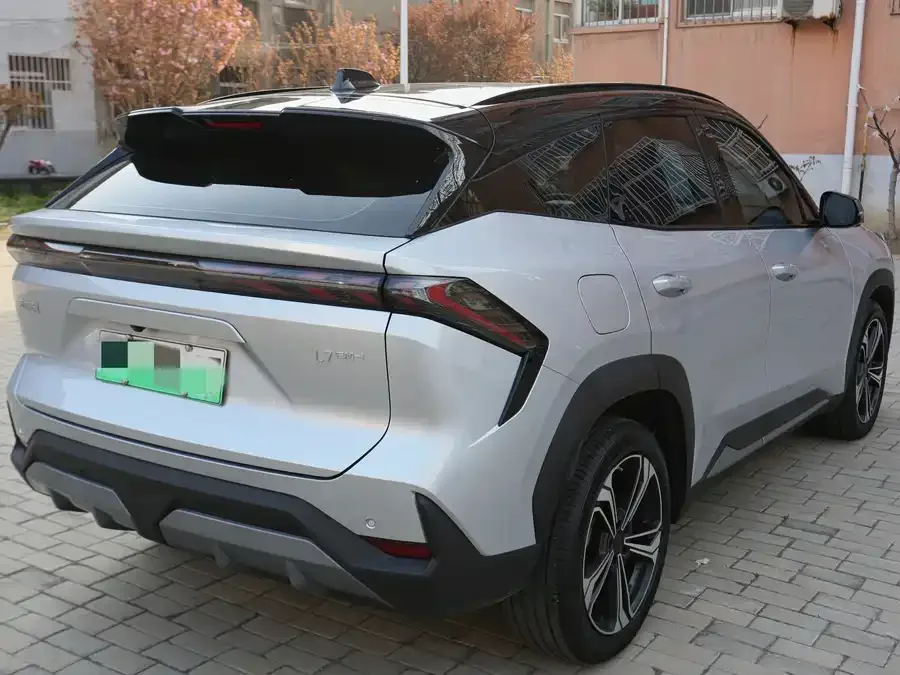 Geely Galaxy L7 Galaxy L7 2025 EM-i 115km Exploration+ Edition 2025 — миниатюра 2