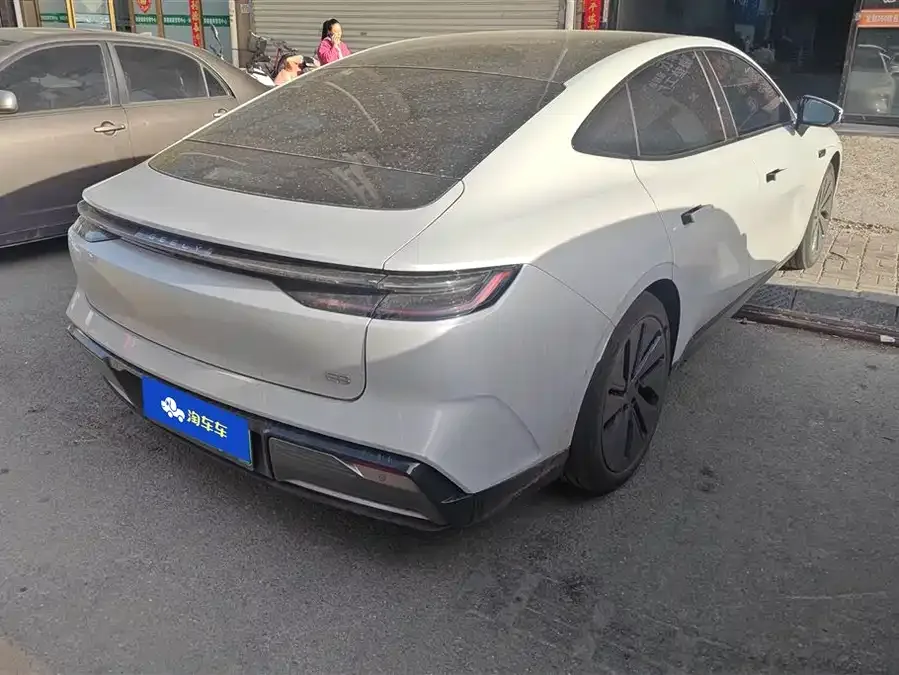 Geely Galaxy E8 Galaxy E8 2024 665km RWD Starship Long Range Edition 2024 — миниатюра 3