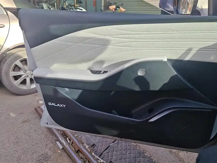 Geely Galaxy E8 Galaxy E8 2024 665km RWD Starship Long Range Edition 2024 — миниатюра 4