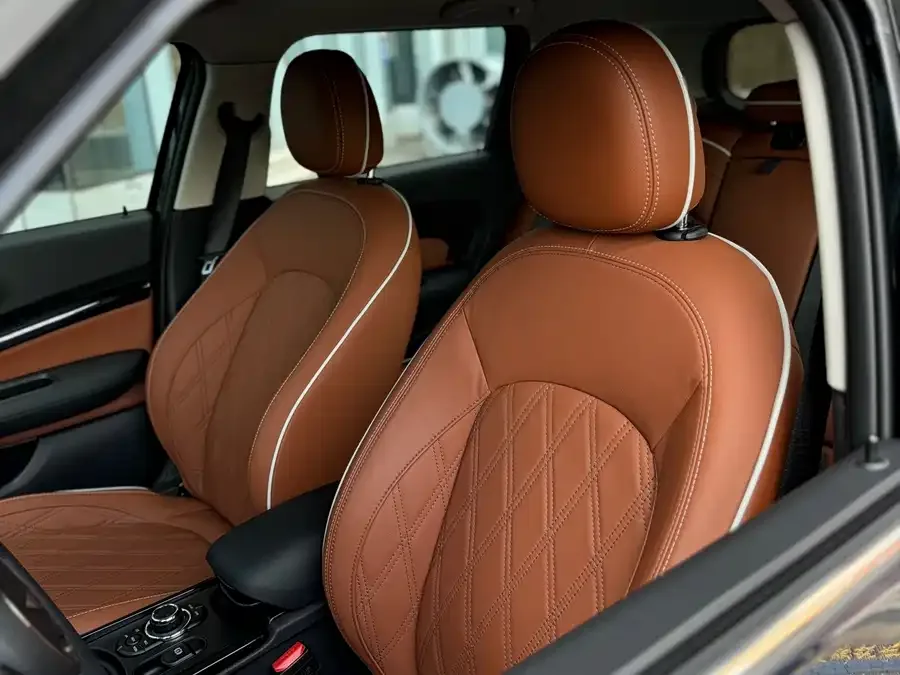 MINI CLUBMAN MINI CLUBMAN 2022 1.5T COOPER Connoisseur 2022 — миниатюра 5