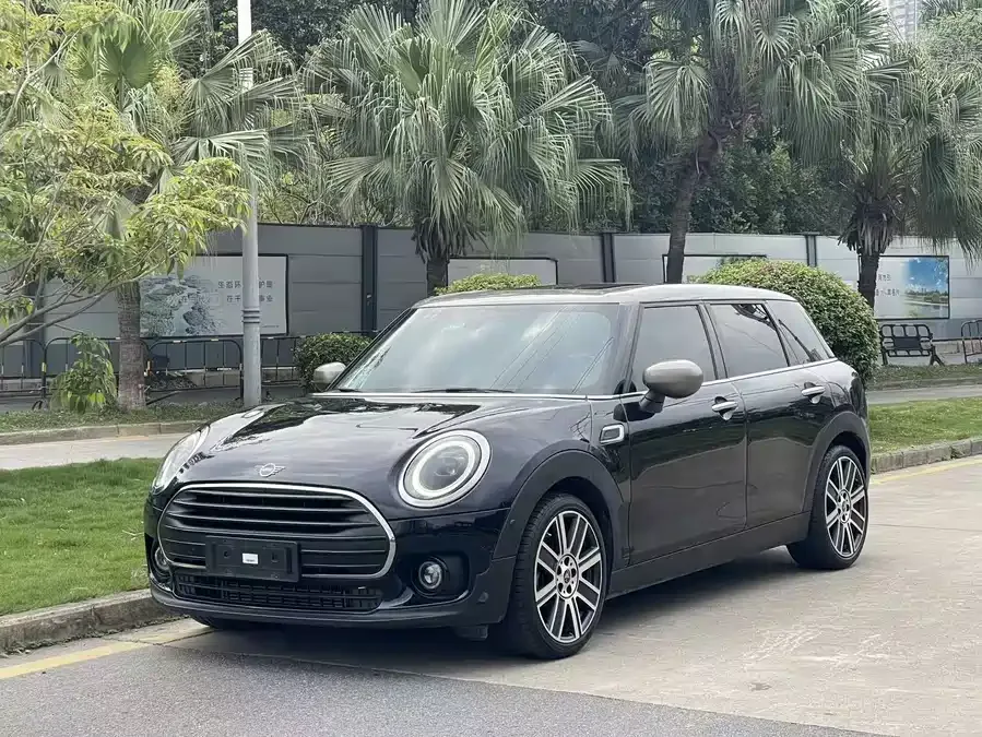 MINI CLUBMAN MINI CLUBMAN 2022 1.5T COOPER Connoisseur 2022 — фото 1, купить с доставкой в Москву