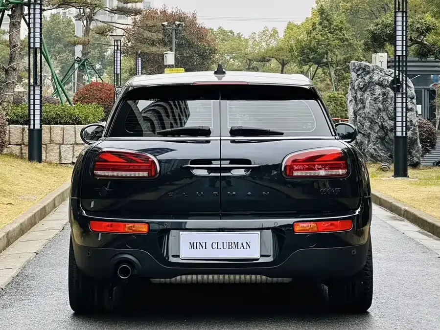 MINI CLUBMAN MINI CLUBMAN 2023 facelift 1.5T COOPER Connoisseur 2023 — миниатюра 2