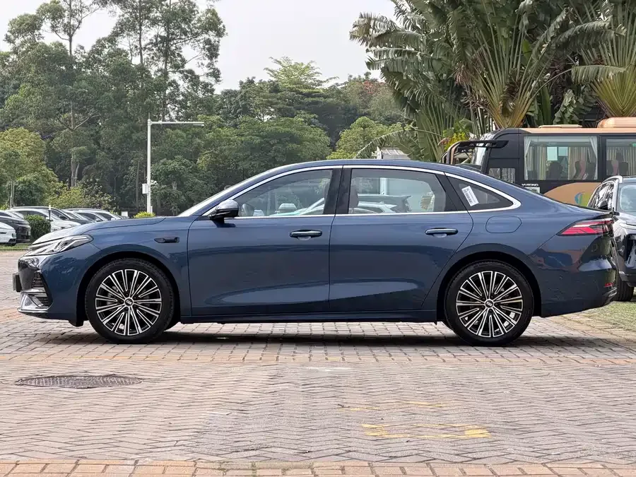 Geely Galaxy A7 Galaxy A7 2025 EM-i 150km Starship Edition 2025 — миниатюра 2