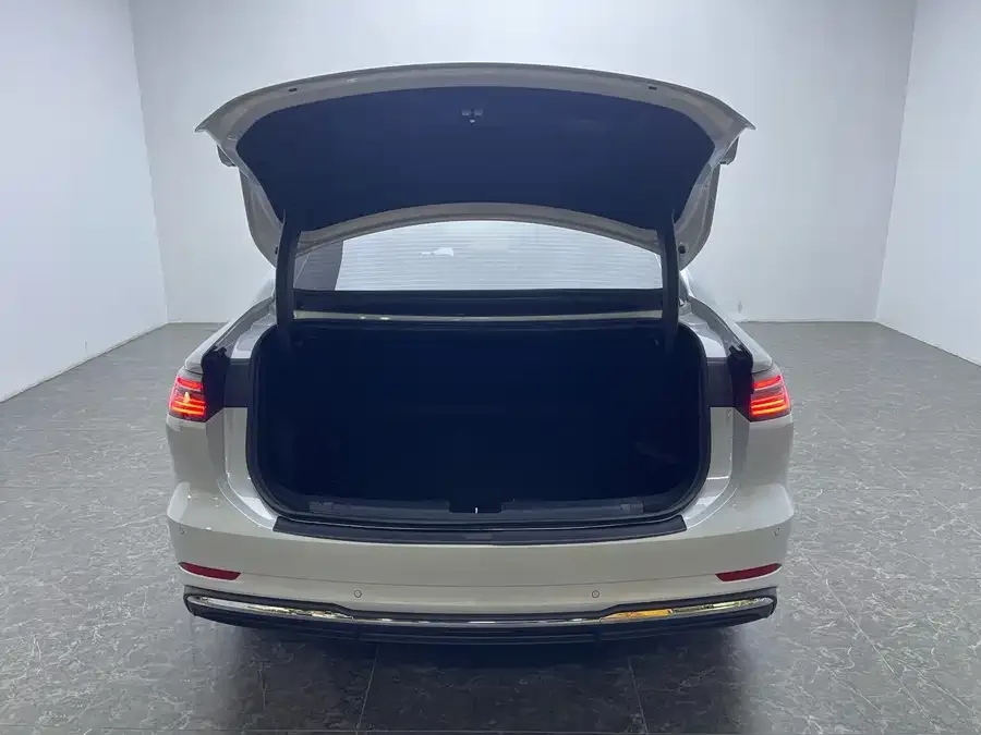 Geely Galaxy A7 Galaxy A7 2025 EM-i 150km Explorer+ Edition 2025 — миниатюра 4