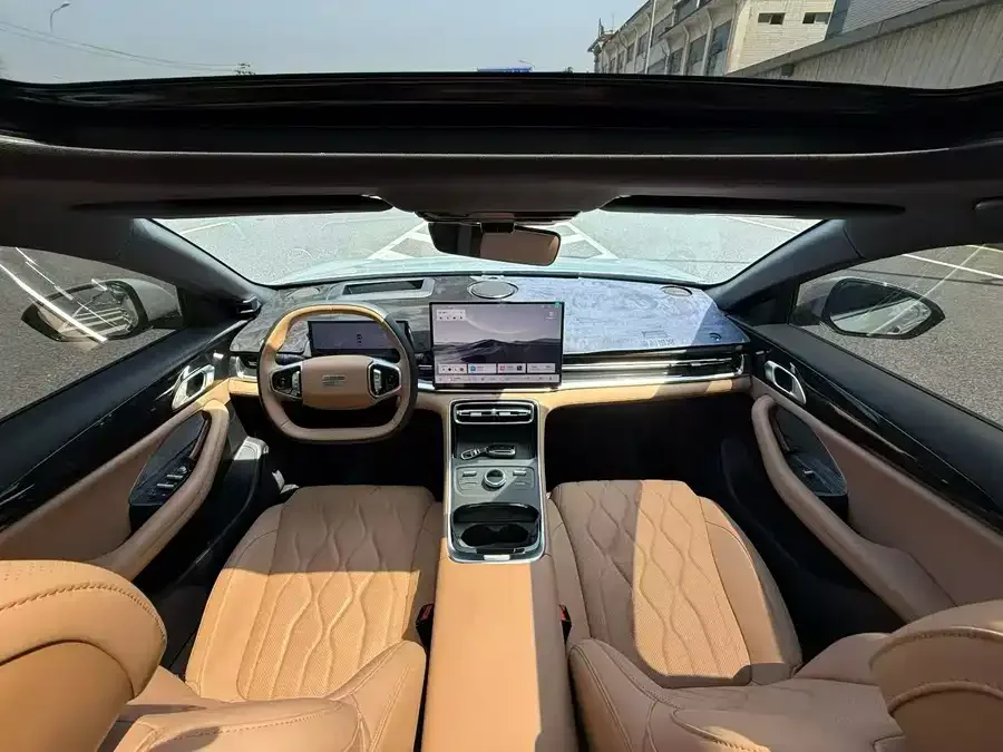 Geely Galaxy A7 Galaxy A7 2025 EM-i 70km Explorer Edition 2025 — миниатюра 2