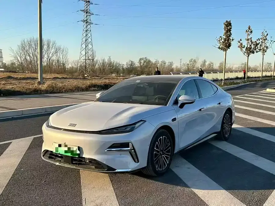 Geely Galaxy Star 8 Galaxy Star 8 2025 130km EM-i Premium Edition 2025 — фото 1, купить с доставкой в Москву