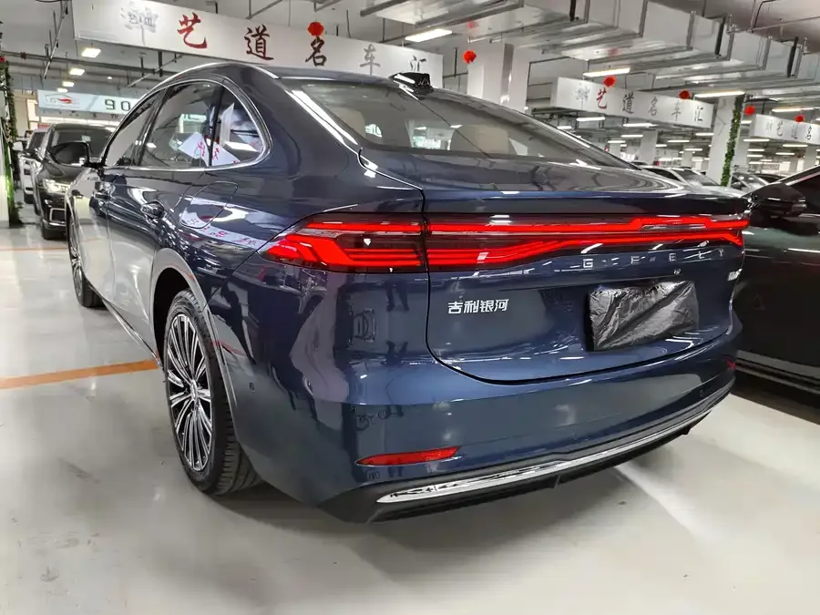 Geely Galaxy A7 Galaxy A7 2025 EM-i 150km Starship Edition 2025 — миниатюра 4