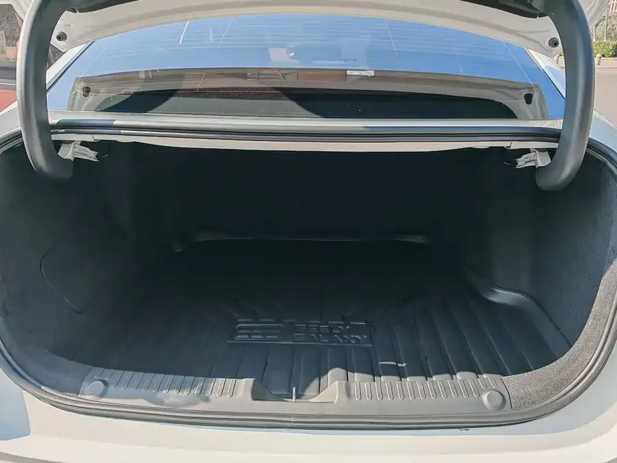 Geely Galaxy L6 Galaxy L6 2025 EM-i 140km Exploration+ Edition 2025 — миниатюра 4