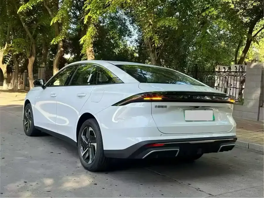 Geely Galaxy L6 Galaxy L6 2025 EM-i 140km Exploration+ Edition 2025 — миниатюра 3