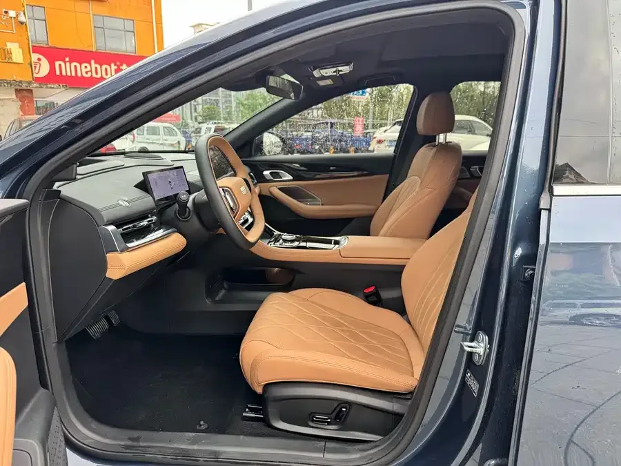 Geely Galaxy A7 Galaxy A7 2025 EM-i 150km Starship Edition 2025 — миниатюра 4