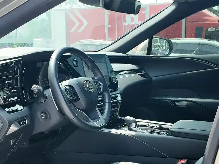 Lexus RX 2023 350h 2WD Enjoy Edition 2023 — миниатюра 2
