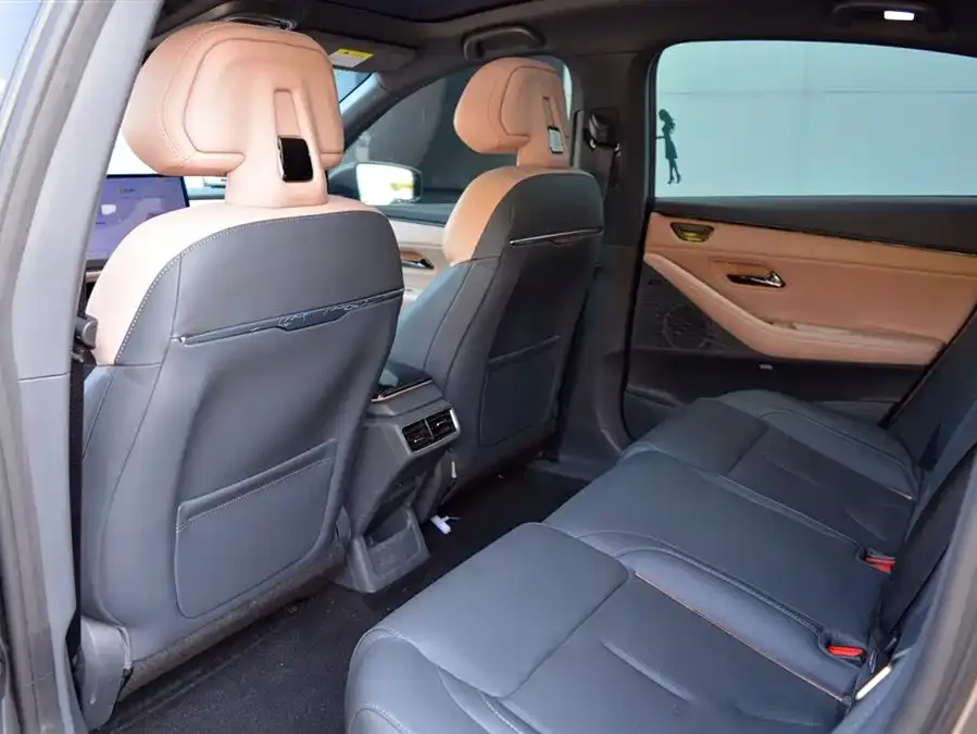 Deepal dark blue SL03 Dark Blue SL03 2022 1.5L 1200 Extended Range Edition 2023 — миниатюра 3