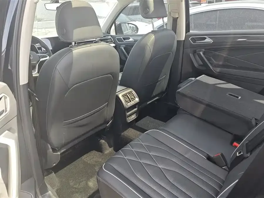 Volkswagen Tiguan L Tiguan L 2024 330TSI Automatic 2WD R-Line Enjoy Edition 2024 — миниатюра 5