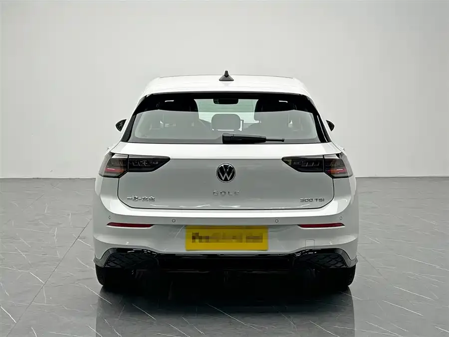 Volkswagen golf Golf 2025 300TSI R-Line 2025 — миниатюра 2