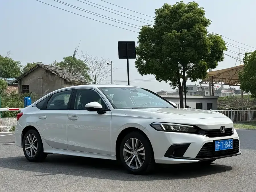Honda Civic 2022 Civic 240TURBO CVT Dynamic Edition 2025 — миниатюра 3
