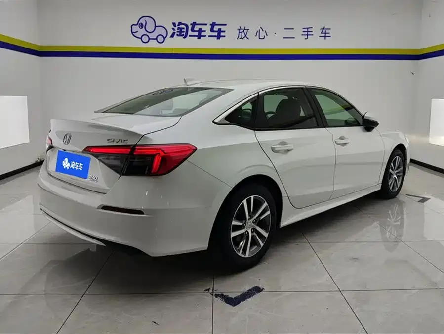 Honda Civic 2023 Civic 240TURBO CVT Power Edition 2024 — миниатюра 3