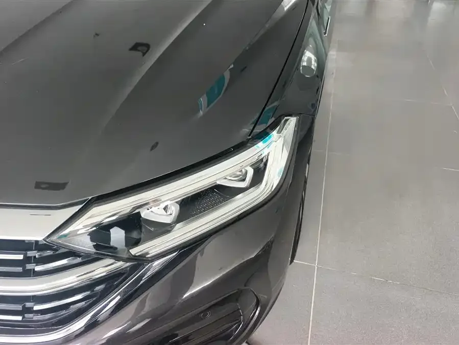 Volkswagen Sagitar 2023 Sagitar 300TSI DSG Excellence Edition 2023 — миниатюра 2