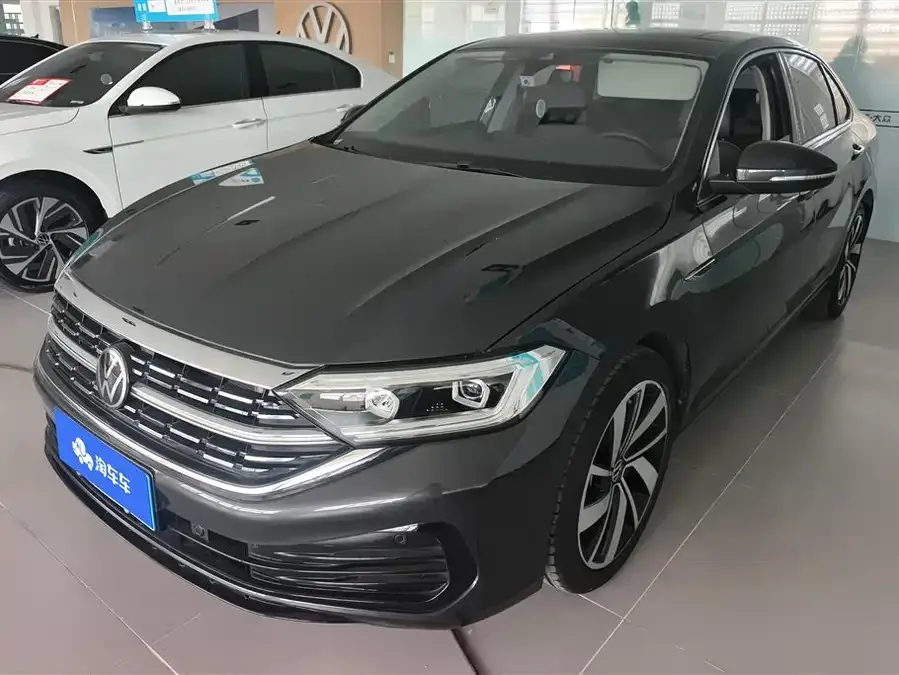 Volkswagen Sagitar 2023 Sagitar 300TSI DSG Excellence Edition 2023 — фото 1, купить с доставкой в Москву