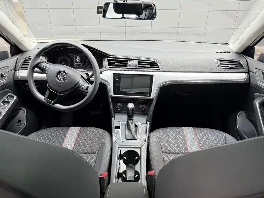 Volkswagen Lamando Lingdu 2021 230TSI DSG Fashion Edition 2022 — миниатюра 2