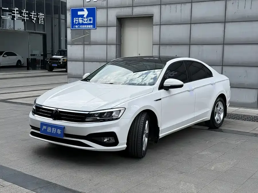 Volkswagen Lamando Lingdu 2021 230TSI DSG Fashion Edition 2022 — фото 1, купить с доставкой в Москву