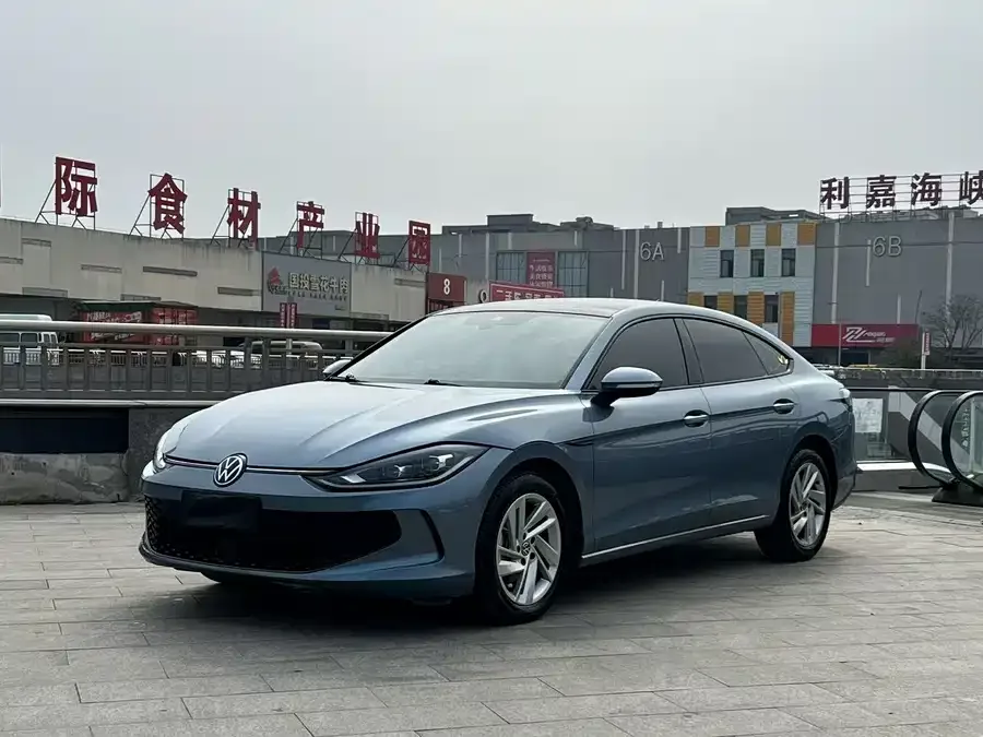 Volkswagen Lamando Lingdu 2023 Lingdu L 280TSI DSG Hot Edition 2023 — фото 1, купить с доставкой в Москву