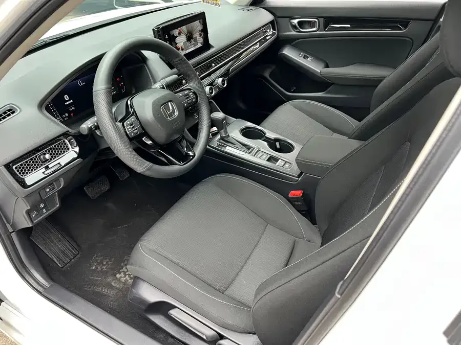 Honda Civic 2022 Civic 240TURBO CVT Dynamic Edition 2024 — миниатюра 3