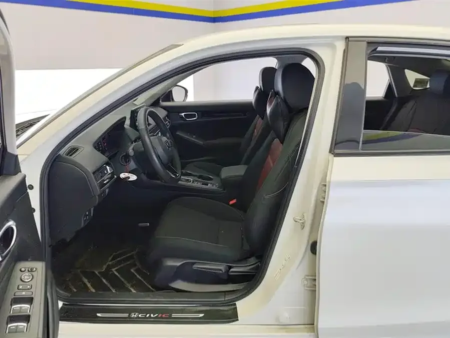 Honda Civic 2023 Civic 240TURBO CVT Power Edition 2023 — миниатюра 3
