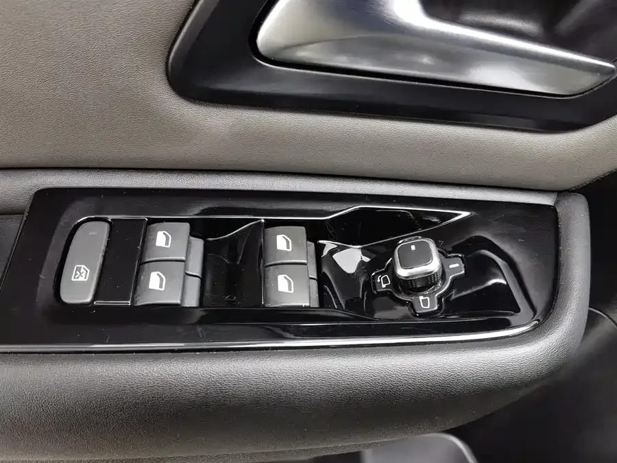 Citroen Versailles C5 X Versailles C5 X 2021 1.6T Enjoy Extraordinary 2022 — миниатюра 3