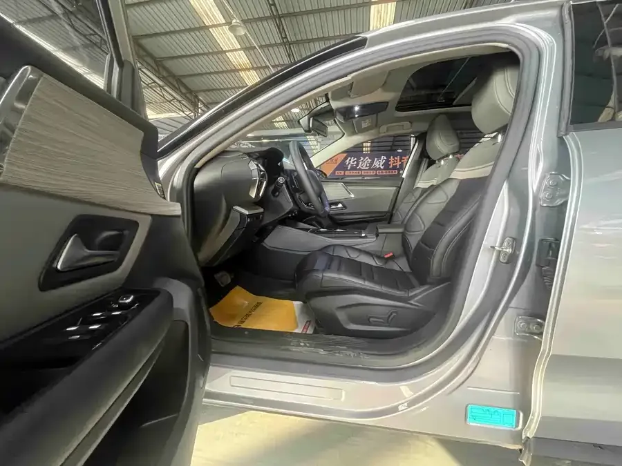 Citroen Versailles C5 X Versailles C5 2022 — миниатюра 2