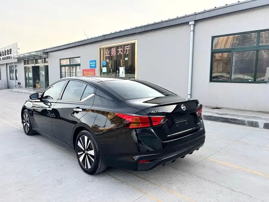 Nissan Altima Teana 2021 2.0L XL Upper AD1 Smart Travel Navigation Edition 2022 — миниатюра 2