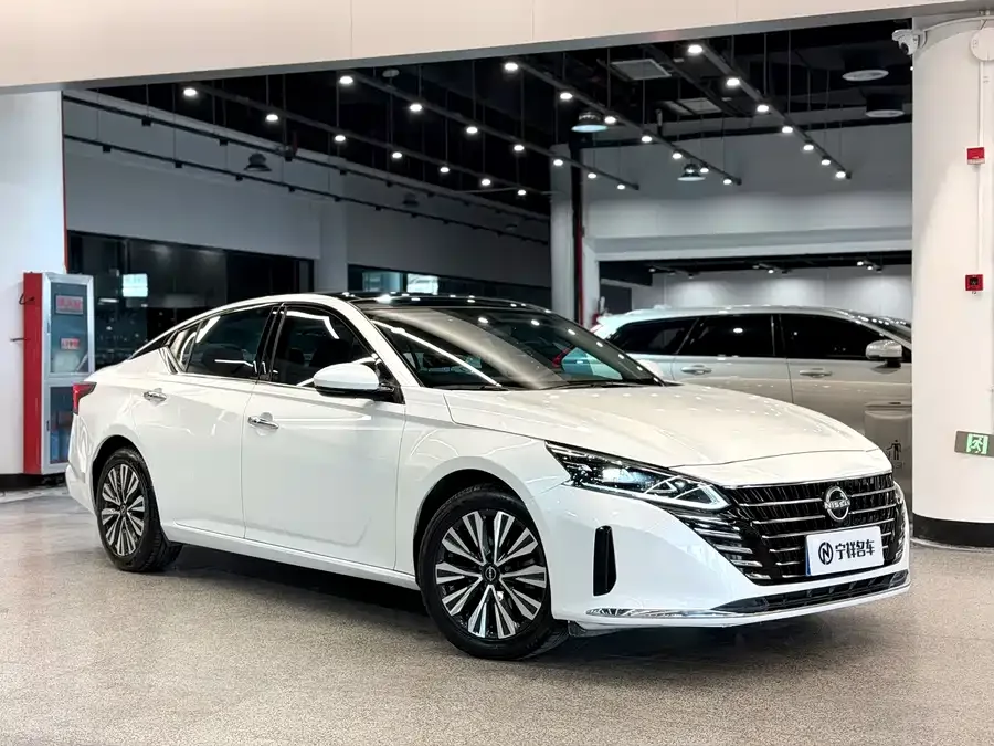 Nissan Altima 2022 Teana 2.0L XL-TLS Enjoy Edition 2023 — миниатюра 3
