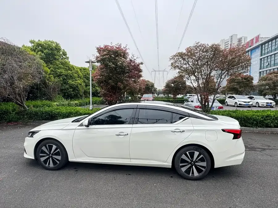 Nissan Altima Teana 2021 2.0L XL Comfort Edition 2022 — миниатюра 4