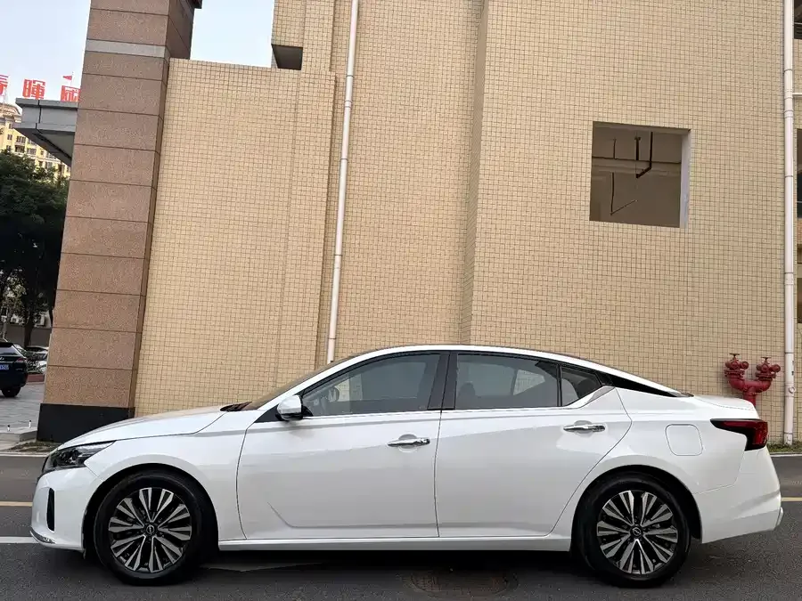 Nissan Altima 2022 Teana 2.0L XL-TLS Enjoy Edition 2023 — миниатюра 4
