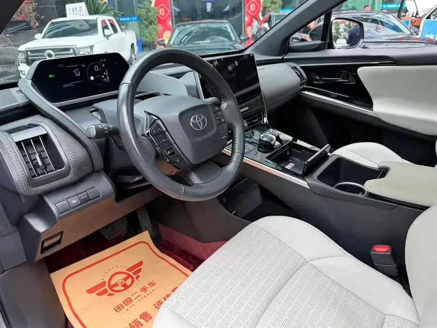 Toyota FAW bZ4X FAW Toyota bZ4X 2022 four-wheel drive high-performance PRO version 2022 — миниатюра 4