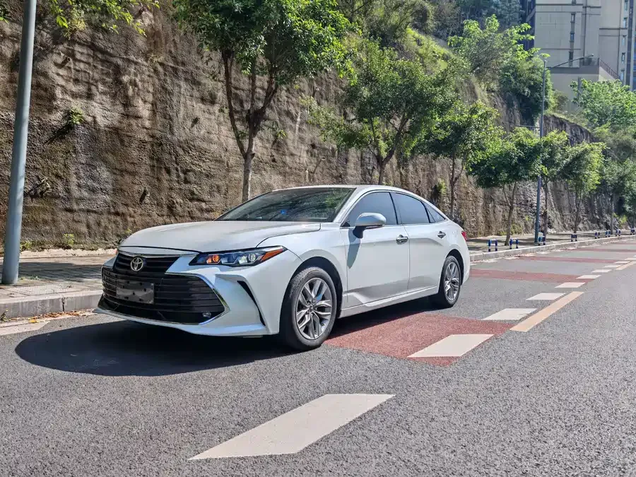 Toyota Avalon Asia Dragon 2019 2.0L Deluxe Edition National VI 2022 — миниатюра 3