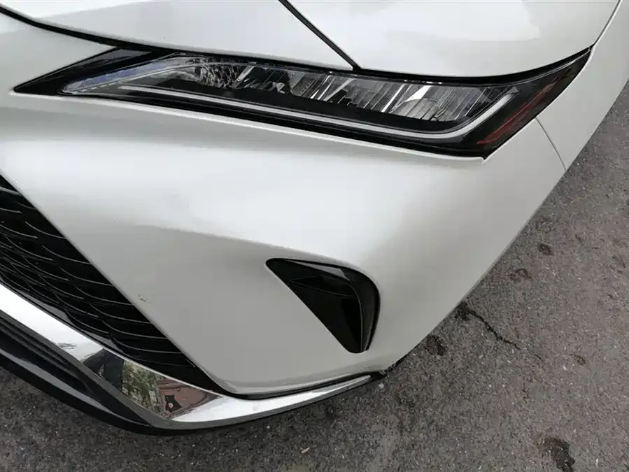 Toyota Venza Venza 2022 2.0L CVT 2WD Luxury Edition 2022 — миниатюра 2