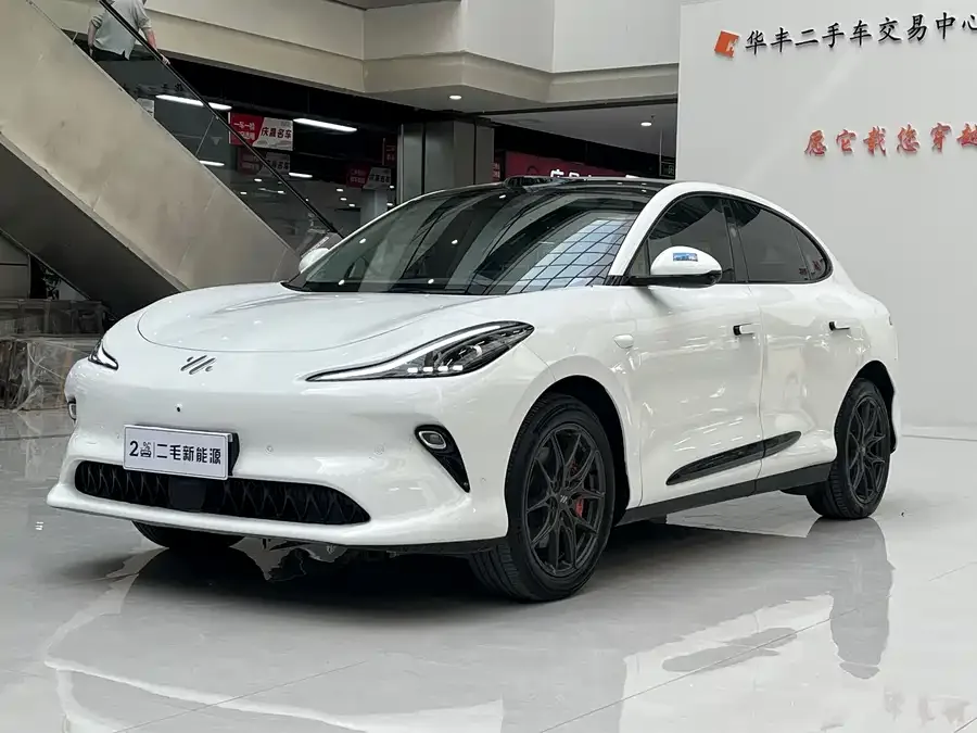 IM Motors LS6 Zhiji LS6 2025 Linglizard Intelligent Driving Edition 2025 — фото 1, купить с доставкой в Москву