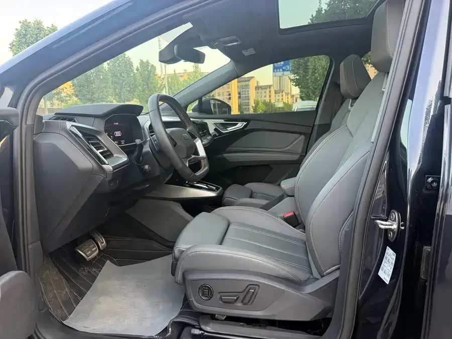 Audi Q4 e-tron 2022 40 e-tron Creative Edition 2023 — миниатюра 2