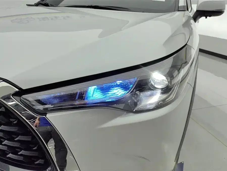 Toyota Corolla Corolla Sharp 2023 Dual Engine 2.0L Pioneer Edition 2024 — миниатюра 2